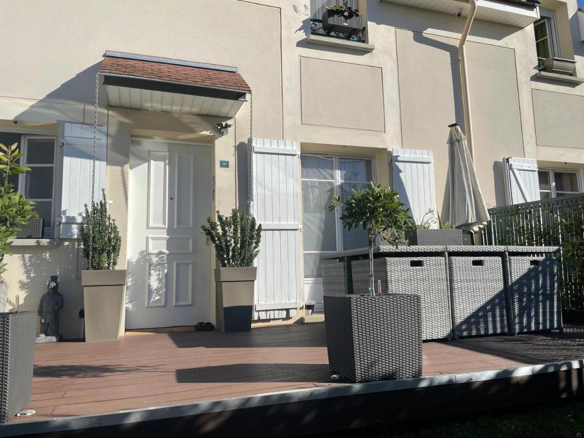 Chambres D'Hotes A Themes A 2,4Km Du Parc Magny-le-Hongre Eksteriør bilde